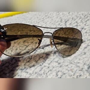 Ray ban sun glasses with case